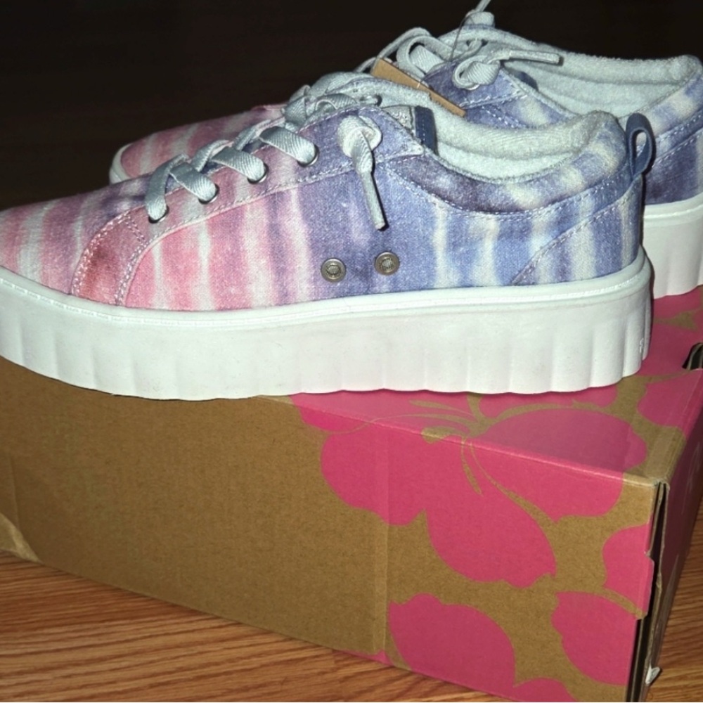 Roxy Pink and Purple Athletic Shoes - Picture 2 of 6